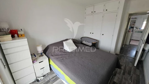 Apartamento T2 para Venda em Carcavelos e Parede