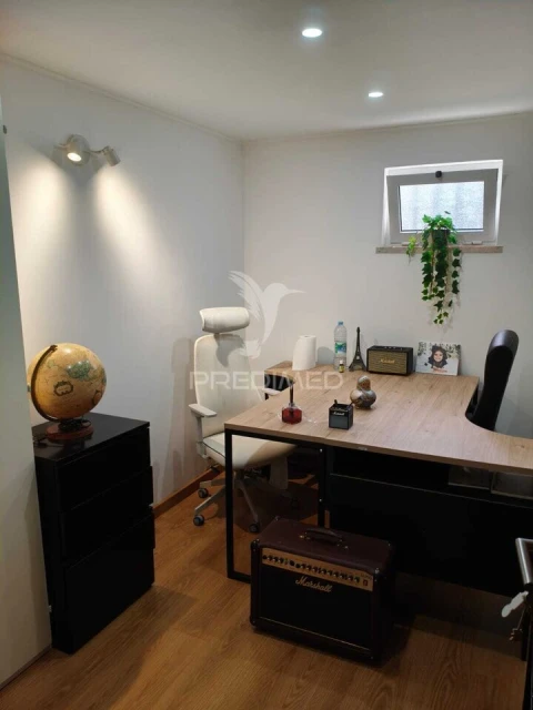 Apartamento T2 para Venda em Carcavelos e Parede