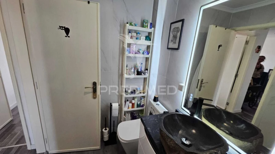 Apartamento T2 para Venda em Carcavelos e Parede Foto 16