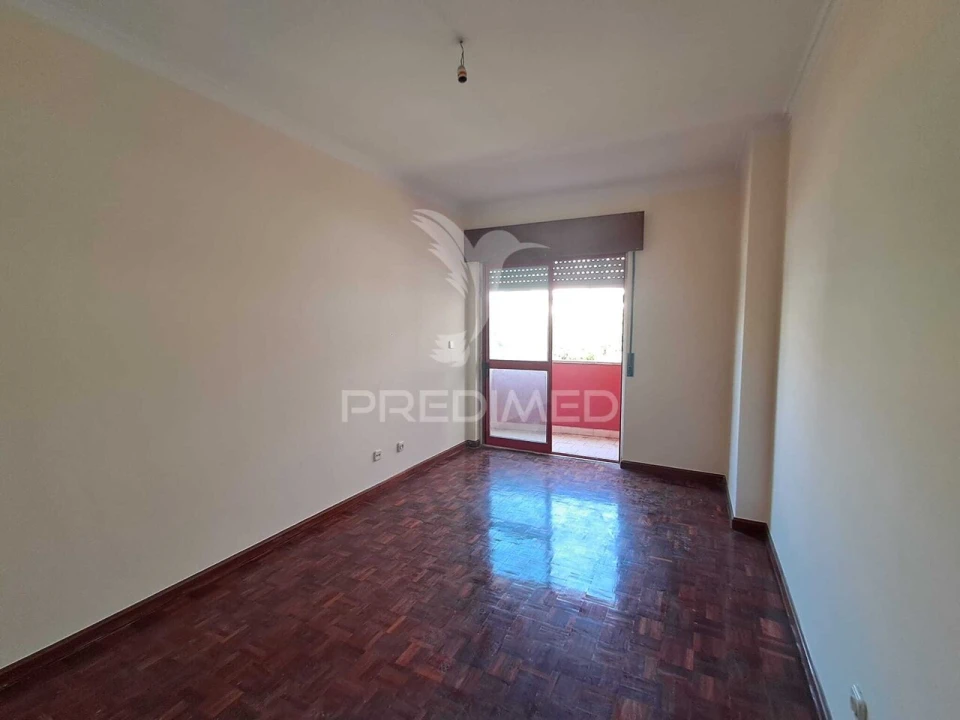 Apartamento T2 para Venda em Algueirão-Mem Martins Foto 9