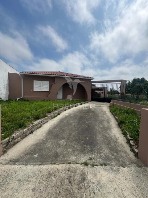 Moradia T3 para Venda em Canelas e Fermelã