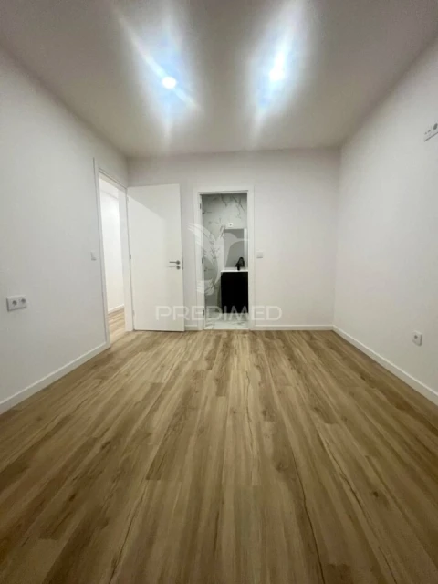 Moradia T3 para Venda em Canelas e Fermelã