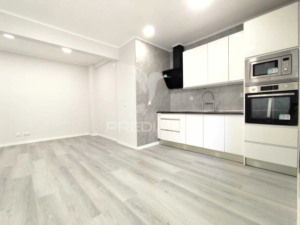 Apartamento T1 para Venda em Venteira Foto 2
