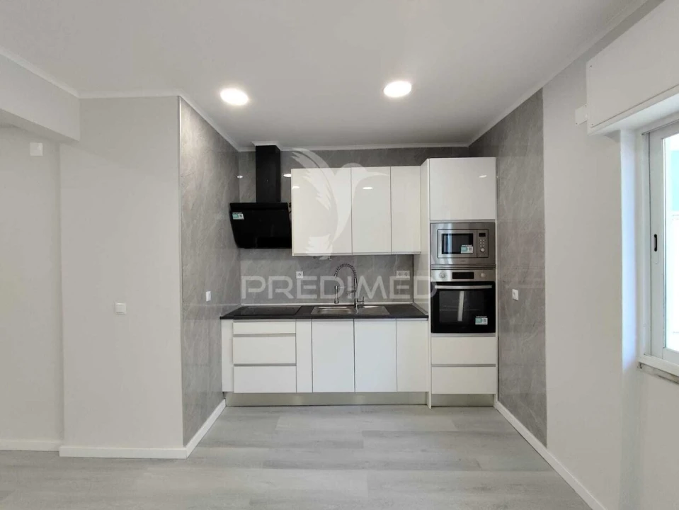 Apartamento T1 para Venda em Venteira Foto 4