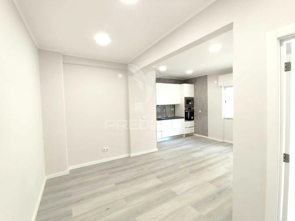 Apartamento T1 para Venda em Venteira Foto 11