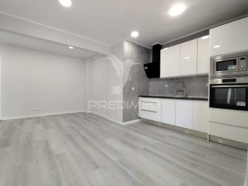 Apartamento T1 para Venda em Venteira