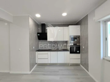 Apartamento T1 para Venda em Venteira
