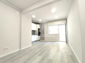 Apartamento T1 para Venda em Venteira
