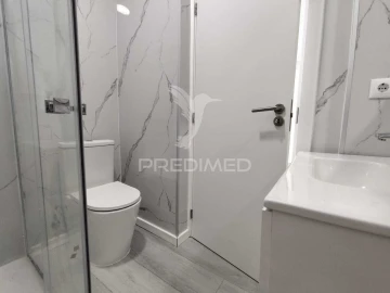 Apartamento T1 para Venda em Venteira