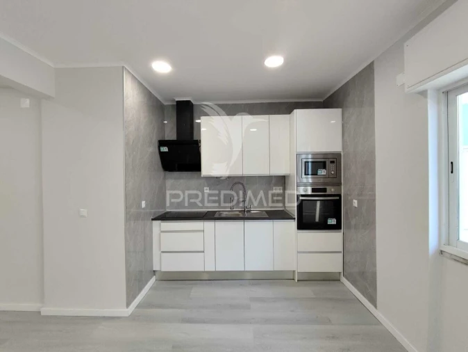 Apartamento T1 para Venda em Venteira Foto 4
