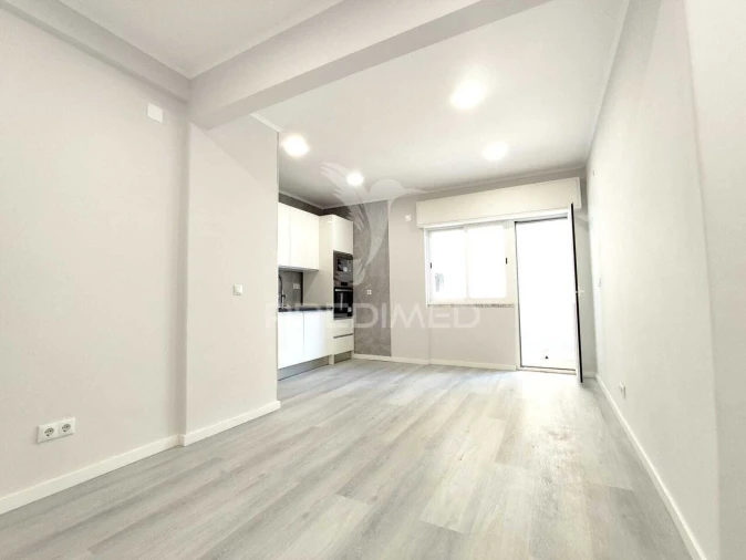 Apartamento T1 para Venda em Venteira Foto 7
