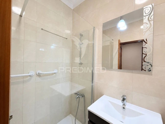 Apartamento T2 para Venda em Caparica e Trafaria Foto 15