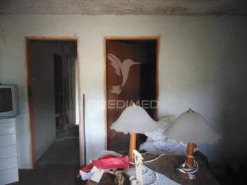Moradia T4 para Venda em Andrães