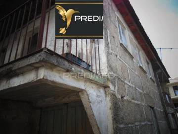 Moradia T4 para Venda em Andrães