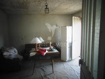 Moradia T4 para Venda em Andrães