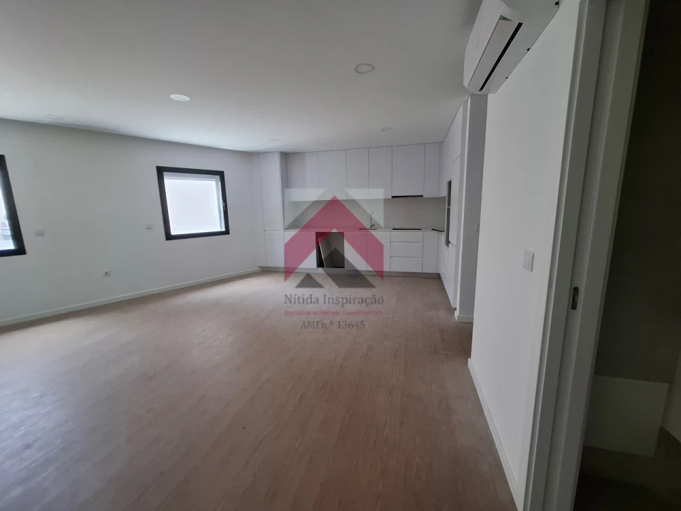 Apartamento T1 para Venda em Esgueira Foto 3