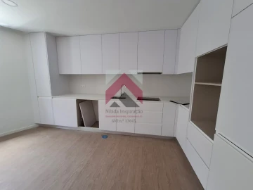 Apartamento T1 para Venda em Esgueira
