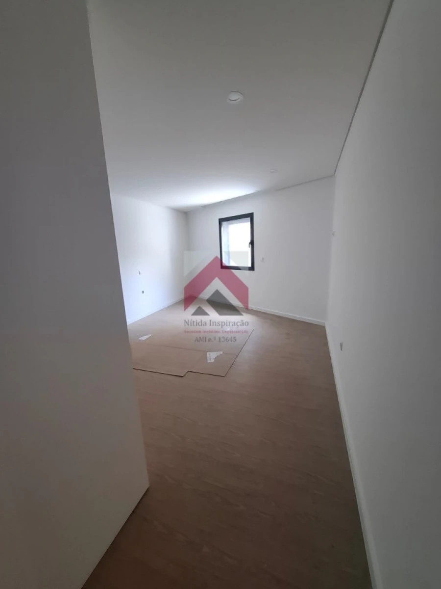 Apartamento T1 para Venda em Esgueira Foto 11