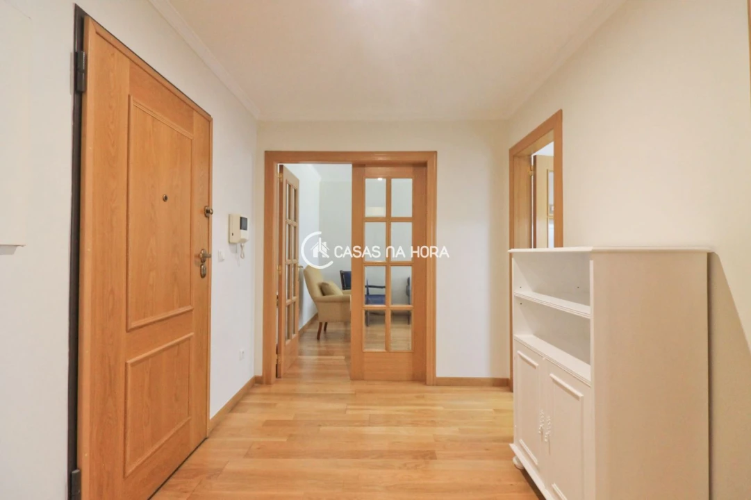 Apartamento T1 para Arrendamento em Lordelo do Ouro e Massarelos Foto 2