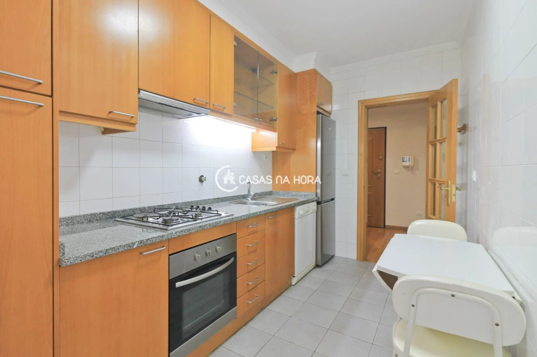 Apartamento T1 para Arrendamento em Lordelo do Ouro e Massarelos Foto 14