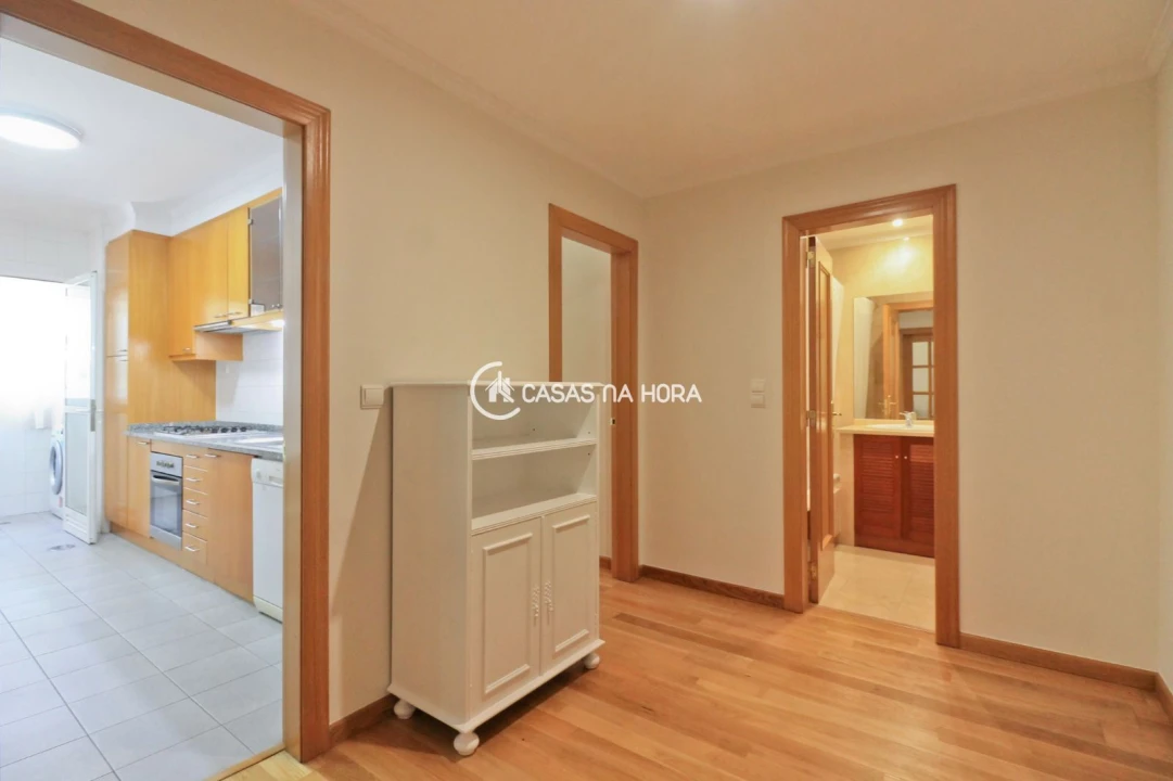 Apartamento T1 para Arrendamento em Lordelo do Ouro e Massarelos Foto 20