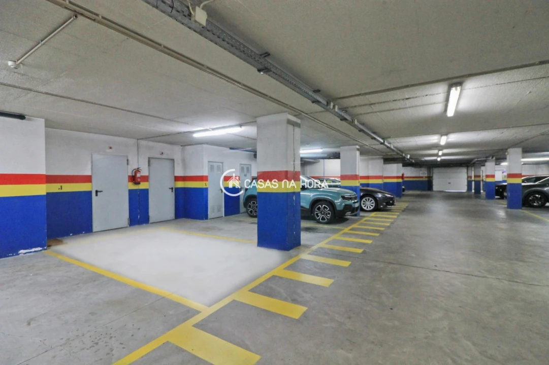 Apartamento T1 para Arrendamento em Lordelo do Ouro e Massarelos Foto 25