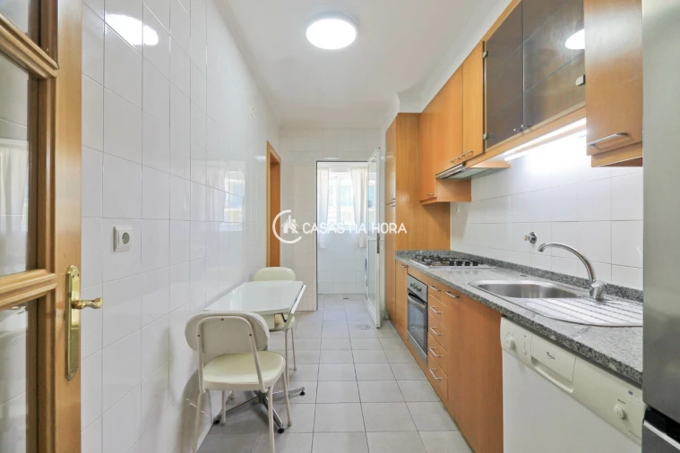 Apartamento T1 para Arrendamento em Lordelo do Ouro e Massarelos Foto 3