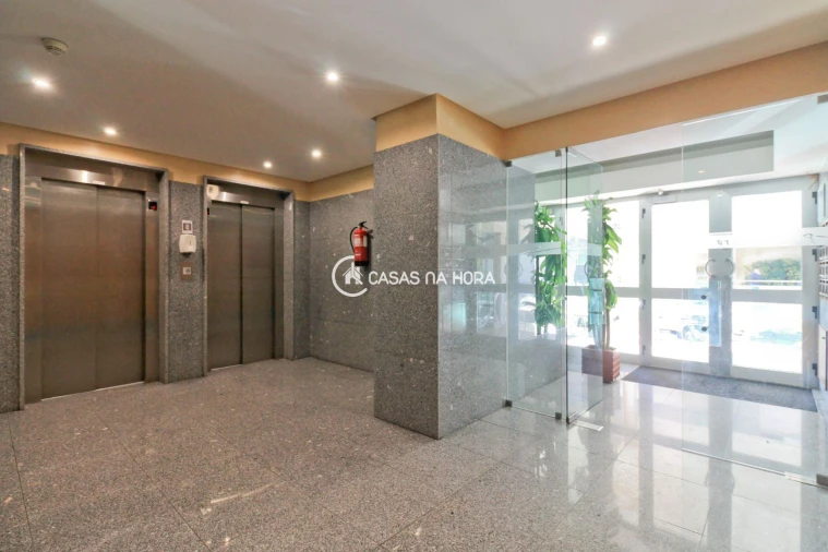 Apartamento T1 para Arrendamento em Lordelo do Ouro e Massarelos Foto 5