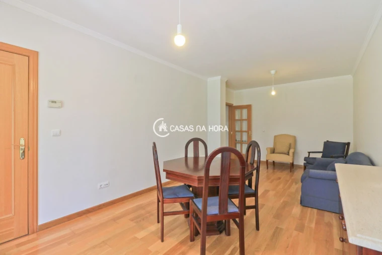 Apartamento T1 para Arrendamento em Lordelo do Ouro e Massarelos Foto 6