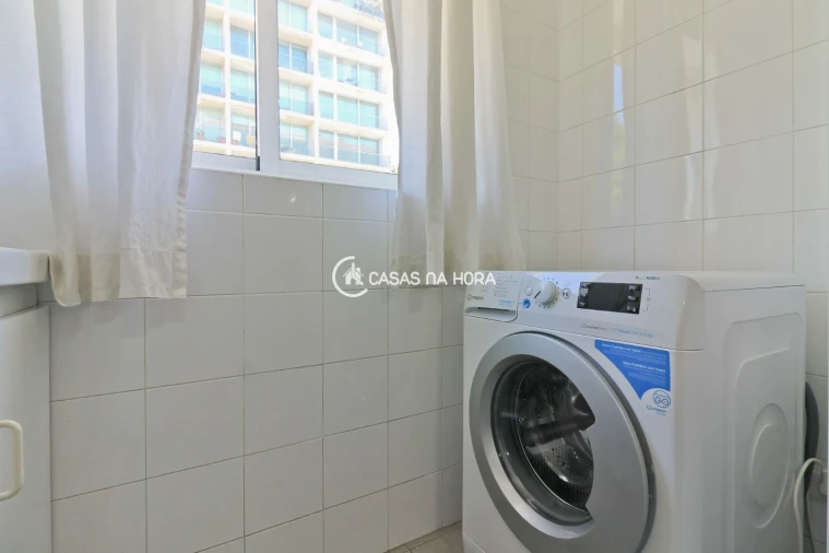 Apartamento T1 para Arrendamento em Lordelo do Ouro e Massarelos Foto 21