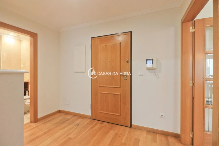 Apartamento T1 para Arrendamento em Lordelo do Ouro e Massarelos Foto 23