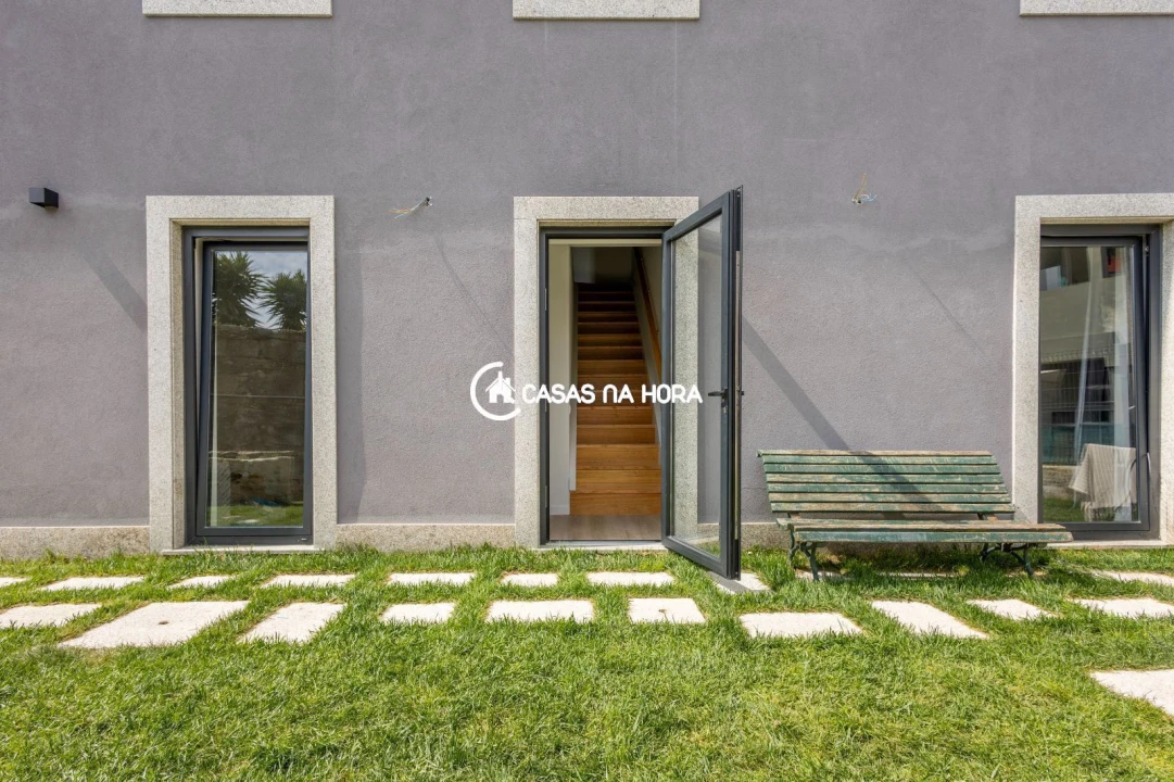 Apartamento T2 para Arrendamento em Lordelo do Ouro e Massarelos Foto 21
