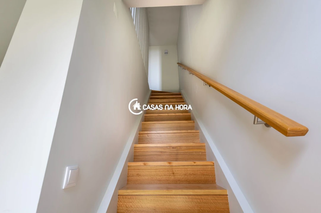 Apartamento T2 para Arrendamento em Lordelo do Ouro e Massarelos Foto 22