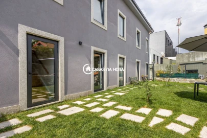 Apartamento T2 para Arrendamento em Lordelo do Ouro e Massarelos
