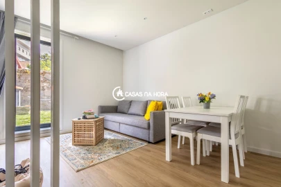 Apartamento T2 para Arrendamento em Lordelo do Ouro e Massarelos