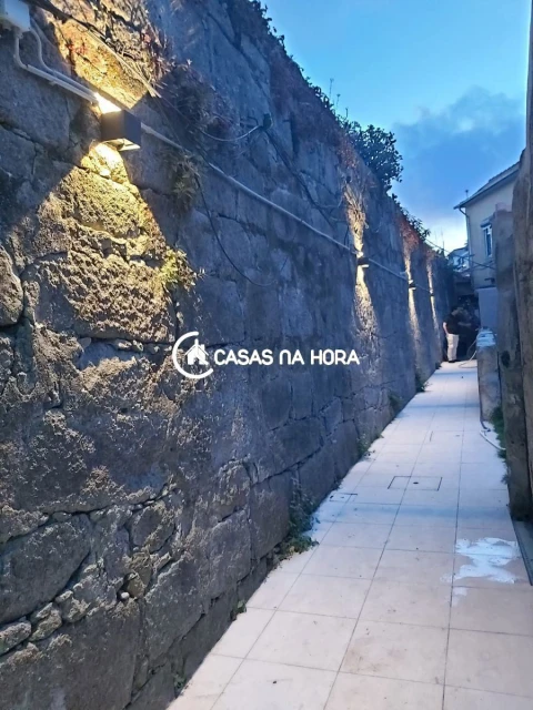 Apartamento T2 para Arrendamento em Lordelo do Ouro e Massarelos