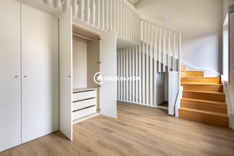 Apartamento T2 para Arrendamento em Lordelo do Ouro e Massarelos Foto 17