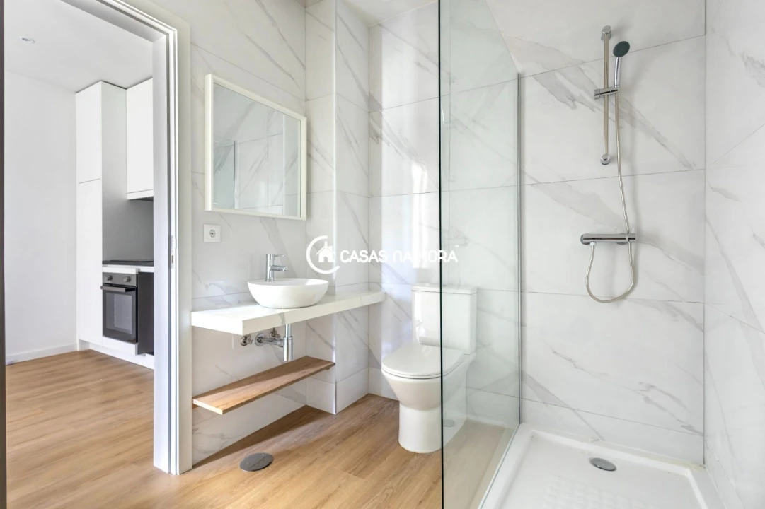 Apartamento T2 para Arrendamento em Lordelo do Ouro e Massarelos Foto 3