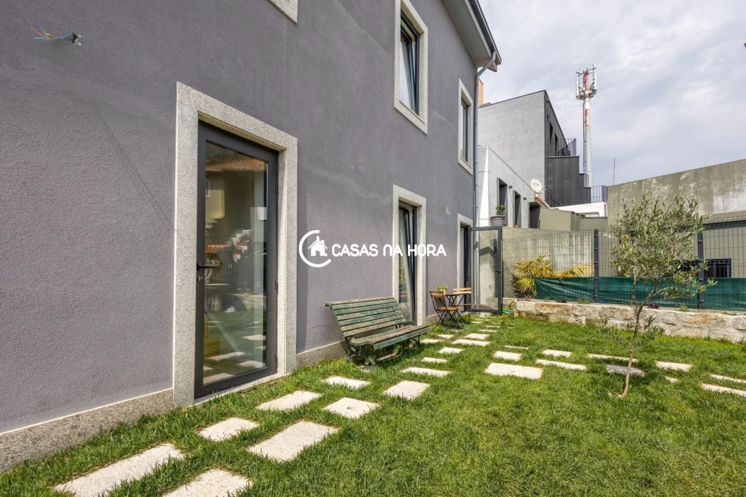 Apartamento T2 para Arrendamento em Lordelo do Ouro e Massarelos Foto 16