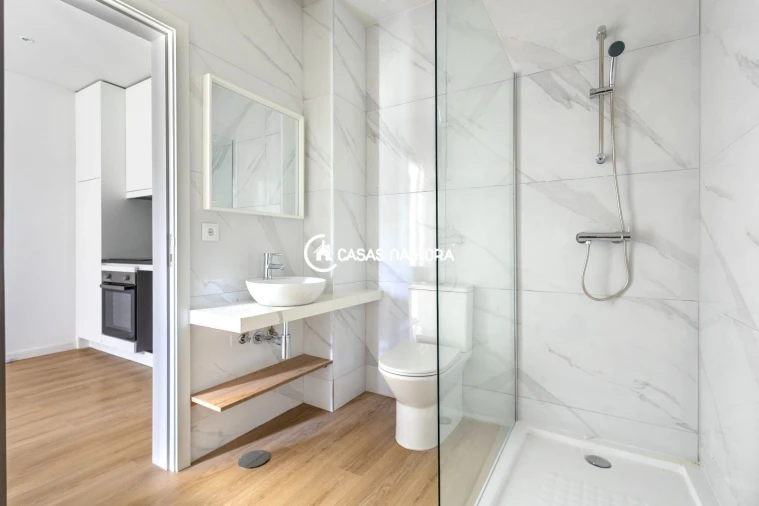 Apartamento T2 para Arrendamento em Lordelo do Ouro e Massarelos Foto 3