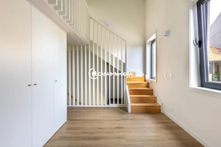 Apartamento T2 para Arrendamento em Lordelo do Ouro e Massarelos Foto 13