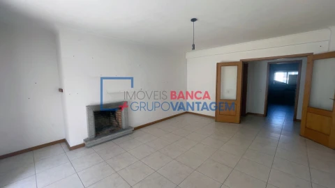Apartamento T3 para Venda em O. Azeméis, Riba-Ul, Ul, Macinhata Seixa, Madail