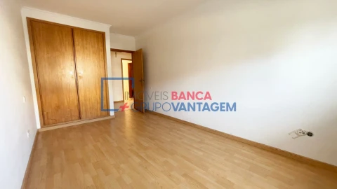 Apartamento T3 para Venda em O. Azeméis, Riba-Ul, Ul, Macinhata Seixa, Madail