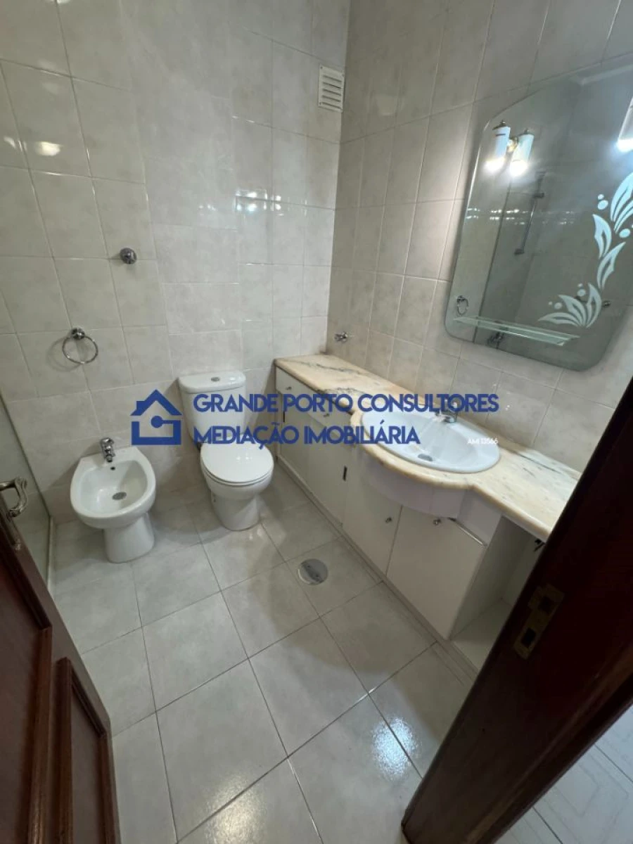Apartamento T1 para Arrendamento em Castêlo da Maia Foto 5