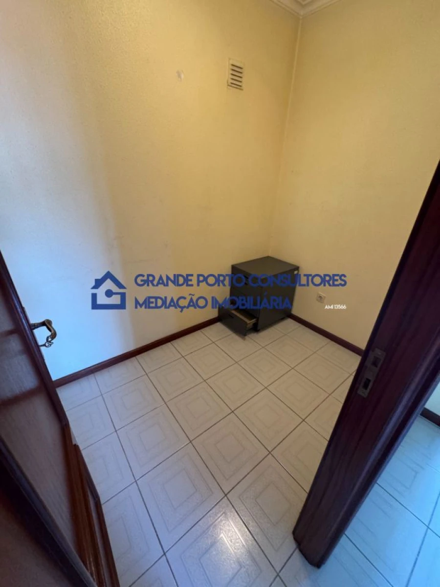 Apartamento T1 para Arrendamento em Castêlo da Maia Foto 10