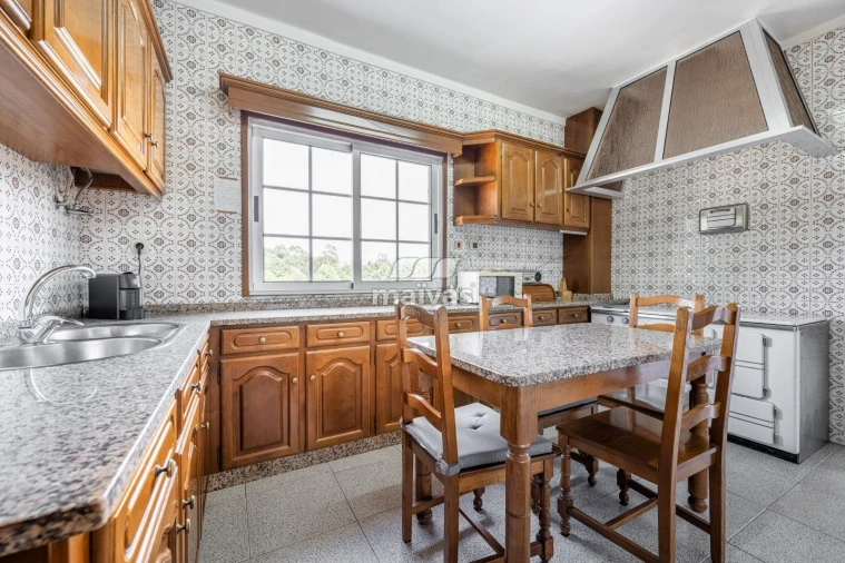 Moradia T3 para Venda em Pico de Regalados, Gondiães e Mós Foto 11