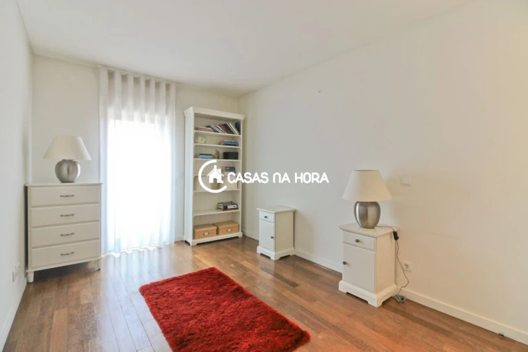 Apartamento T2 para Arrendamento em Paranhos Foto 8