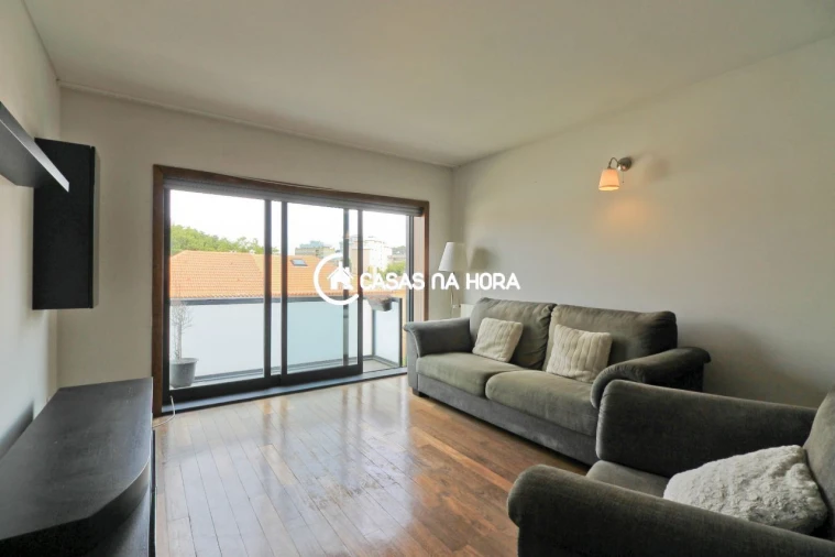 Apartamento T2 para Arrendamento em Paranhos Foto 12