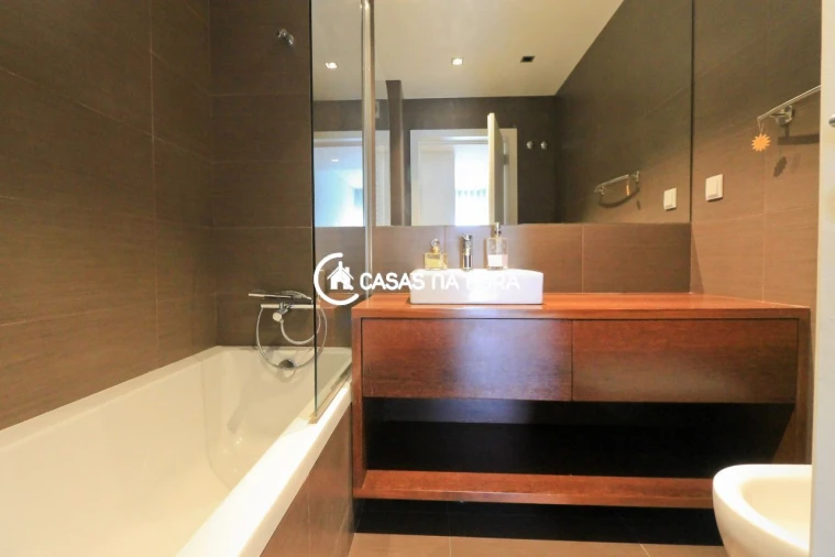 Apartamento T2 para Arrendamento em Paranhos Foto 15