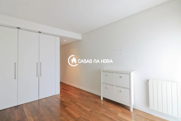 Apartamento T2 para Arrendamento em Paranhos Foto 16